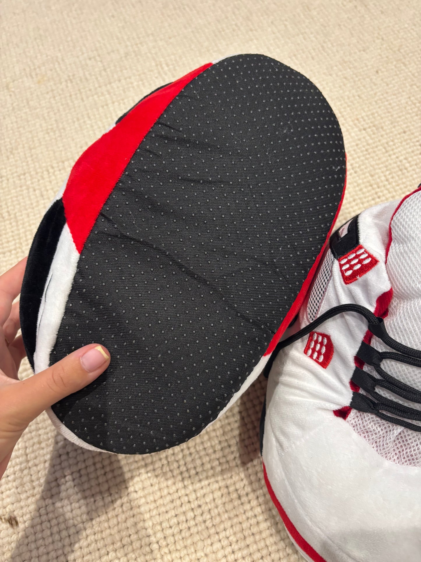 Jordan trainer slippers one size