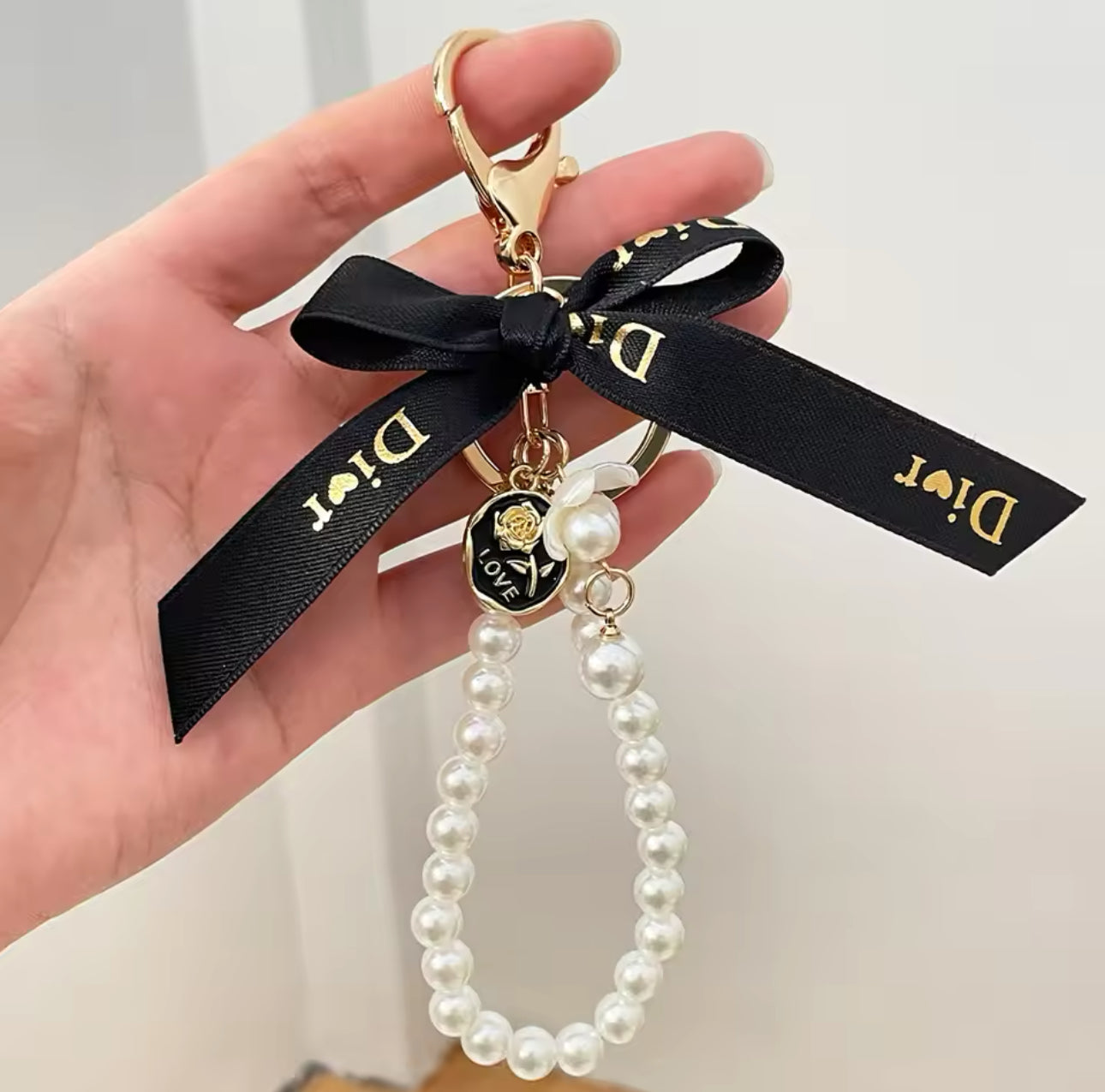 D Black keychain keyring