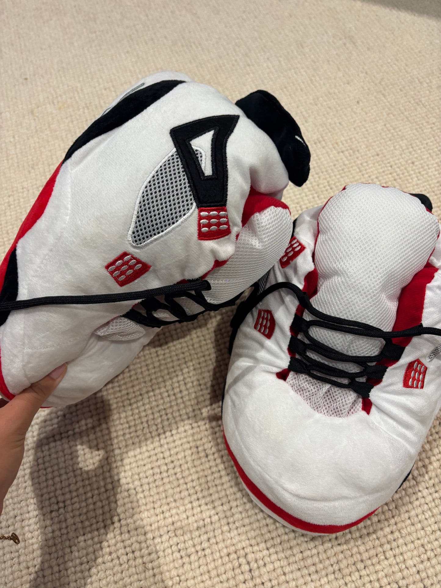 Jordan trainer slippers one size