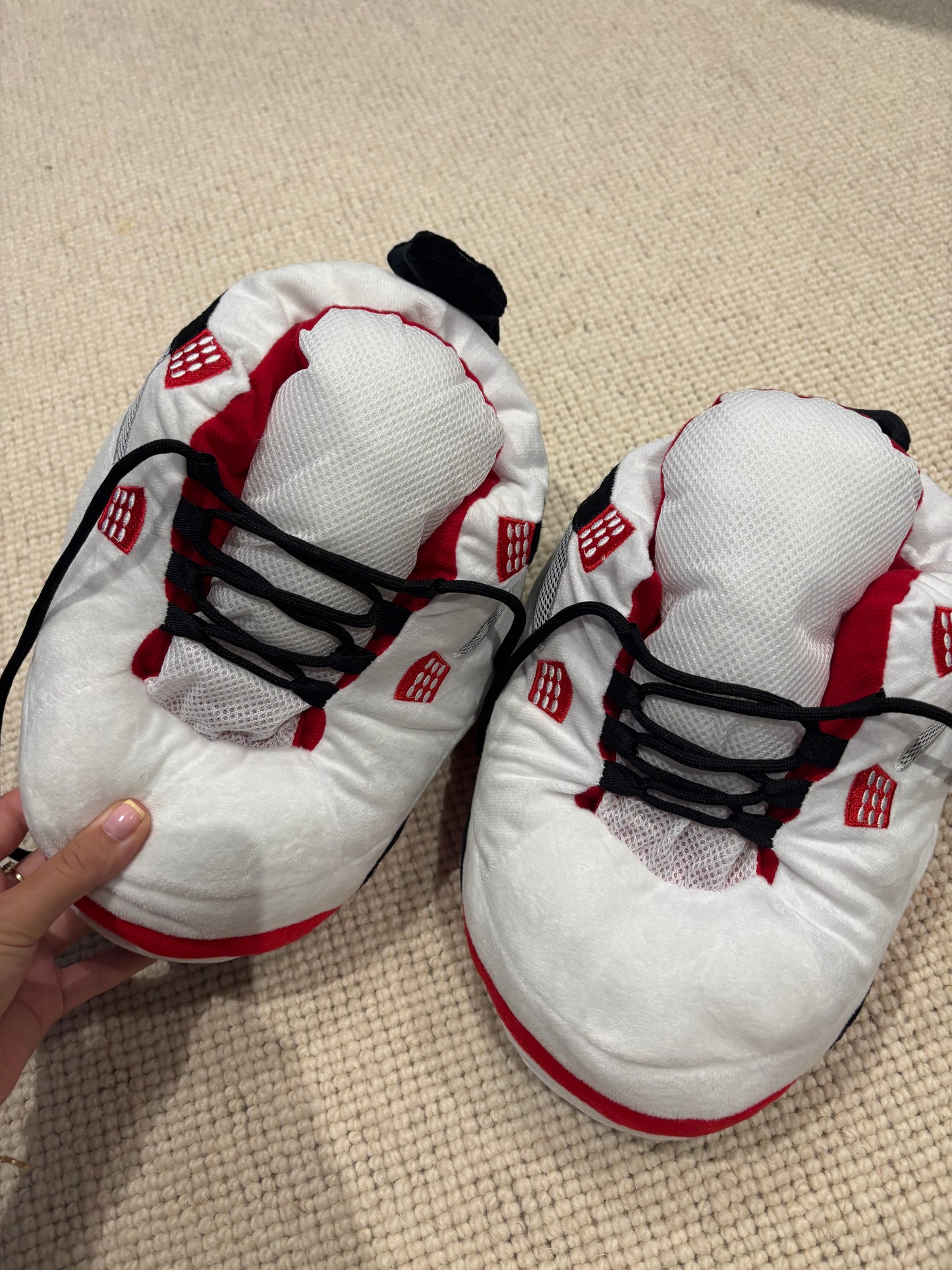 Jordan trainer slippers one size