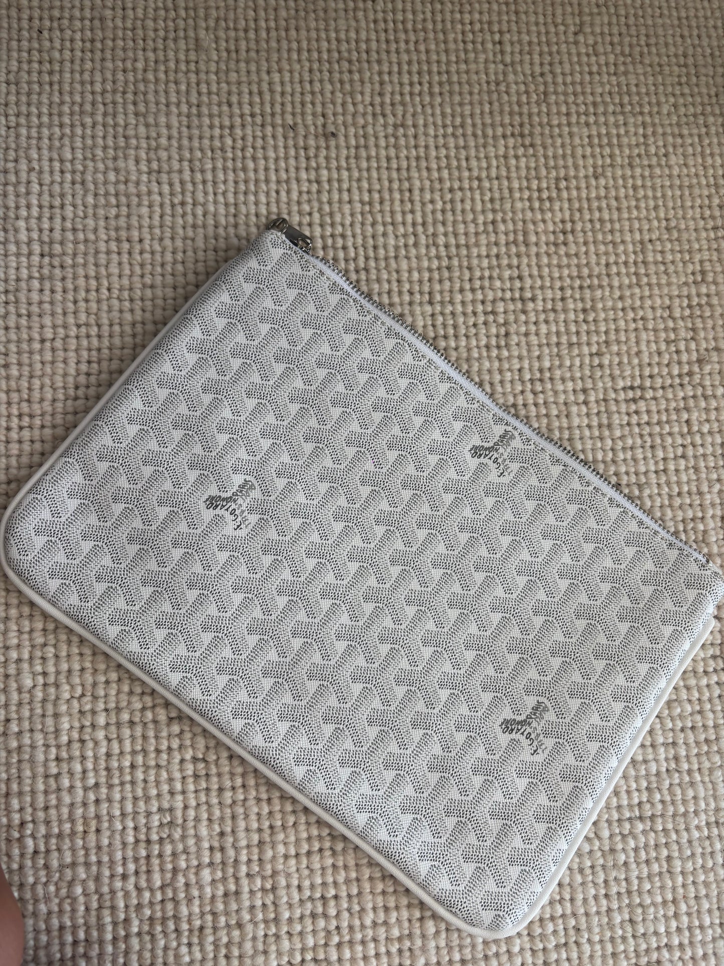 White g big clutch bag