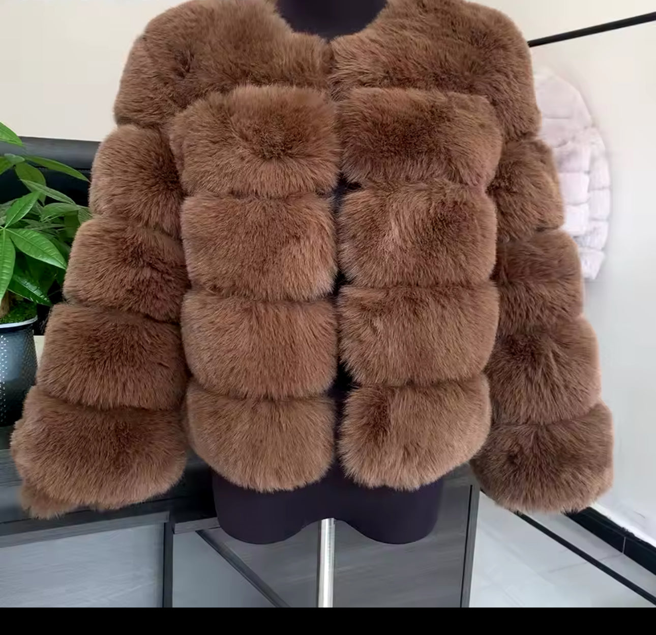 Faux fur coats pre order 2-3 weeks 5 row sleeve