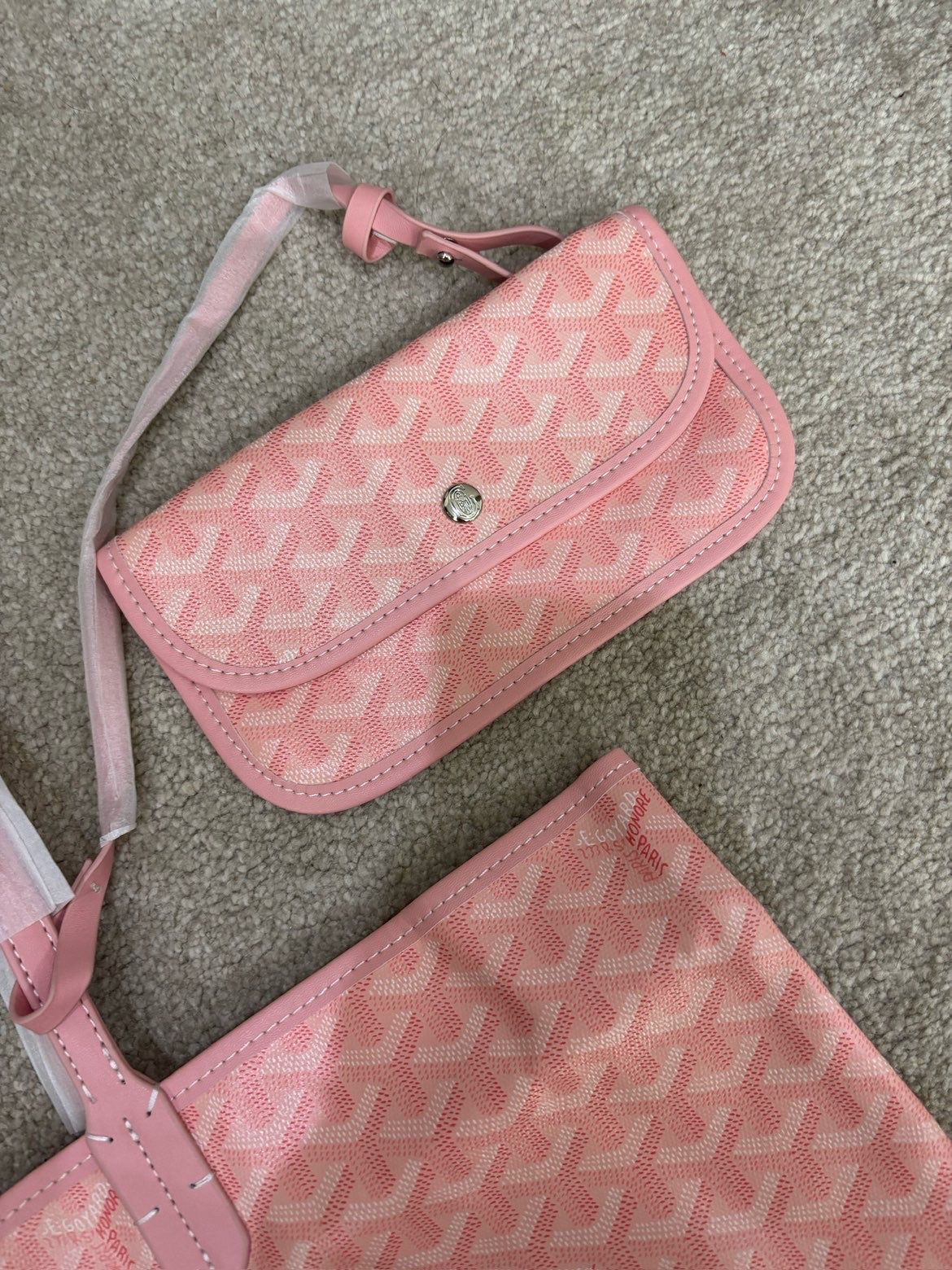 Pink g shoulder bag styled by lr