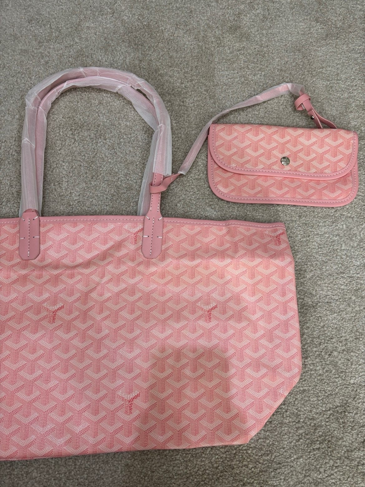 Pink g shoulder bag styled by lr