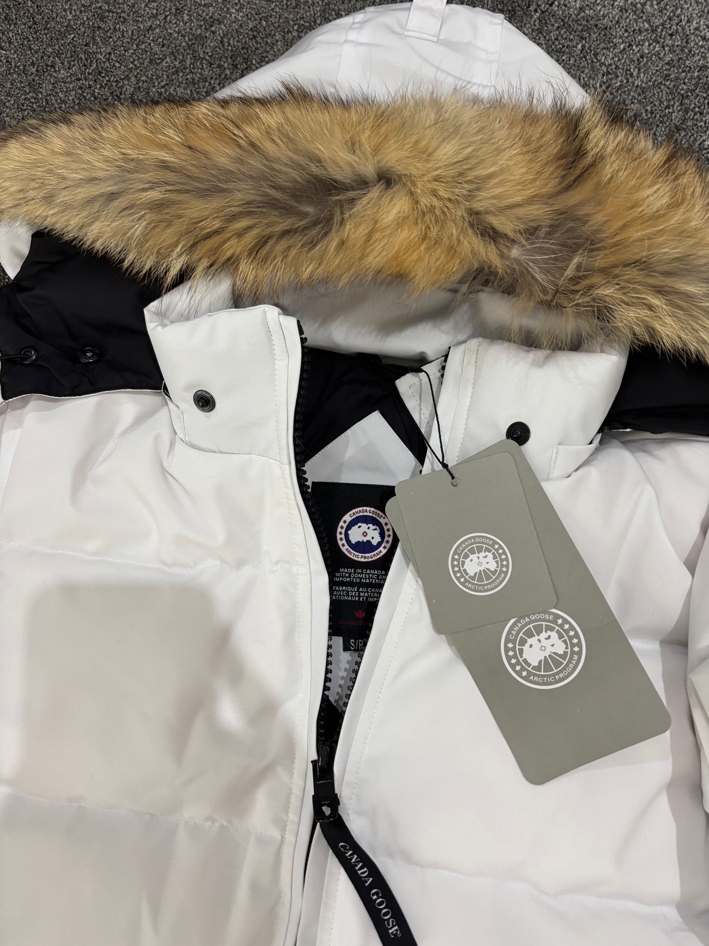 White Canada coat with fur