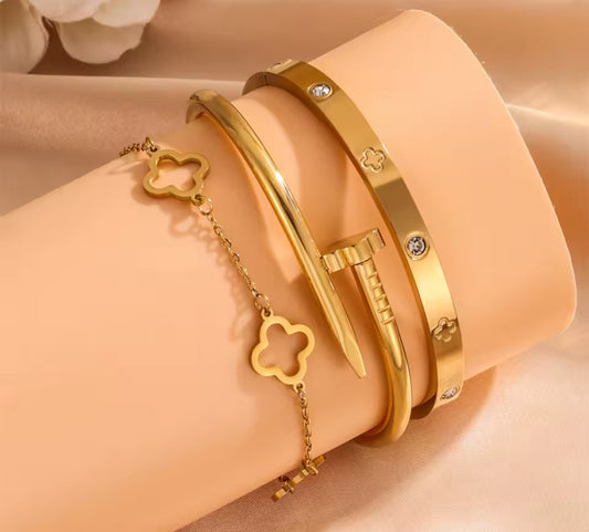 Gold 3 piece jewellery set