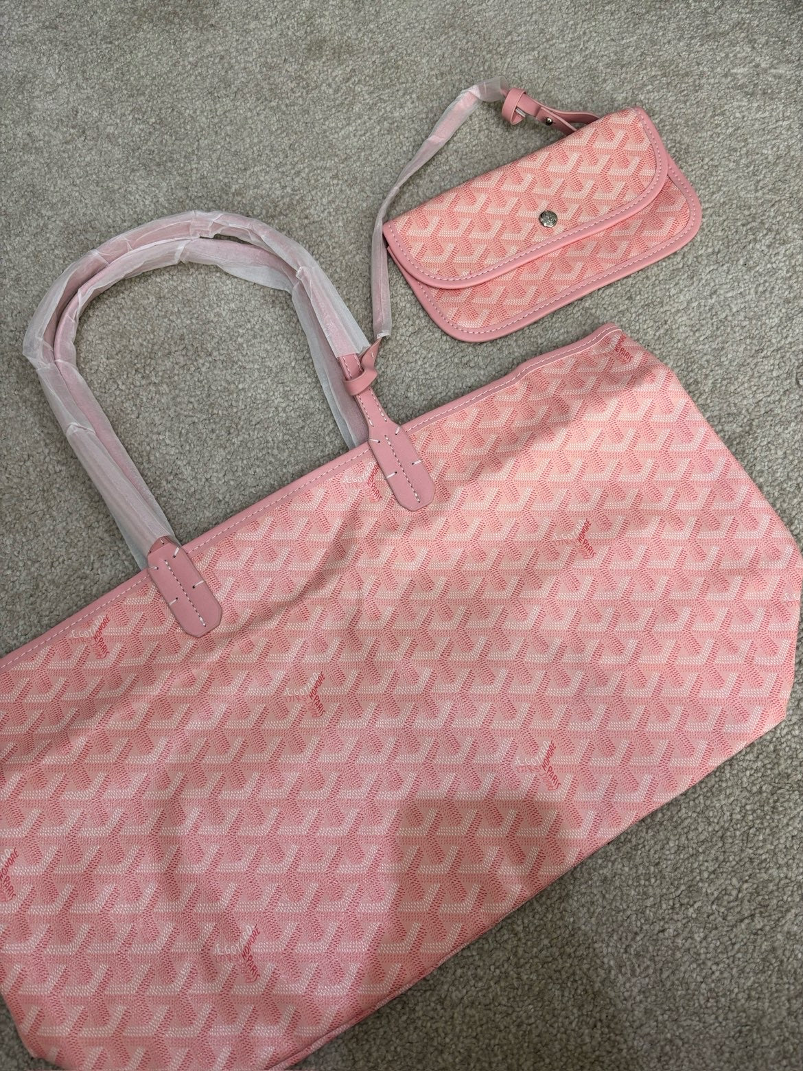 Pink g shoulder bag styled by lr