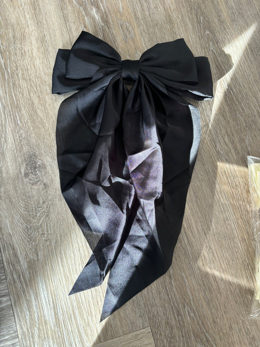 Black hair bow clip