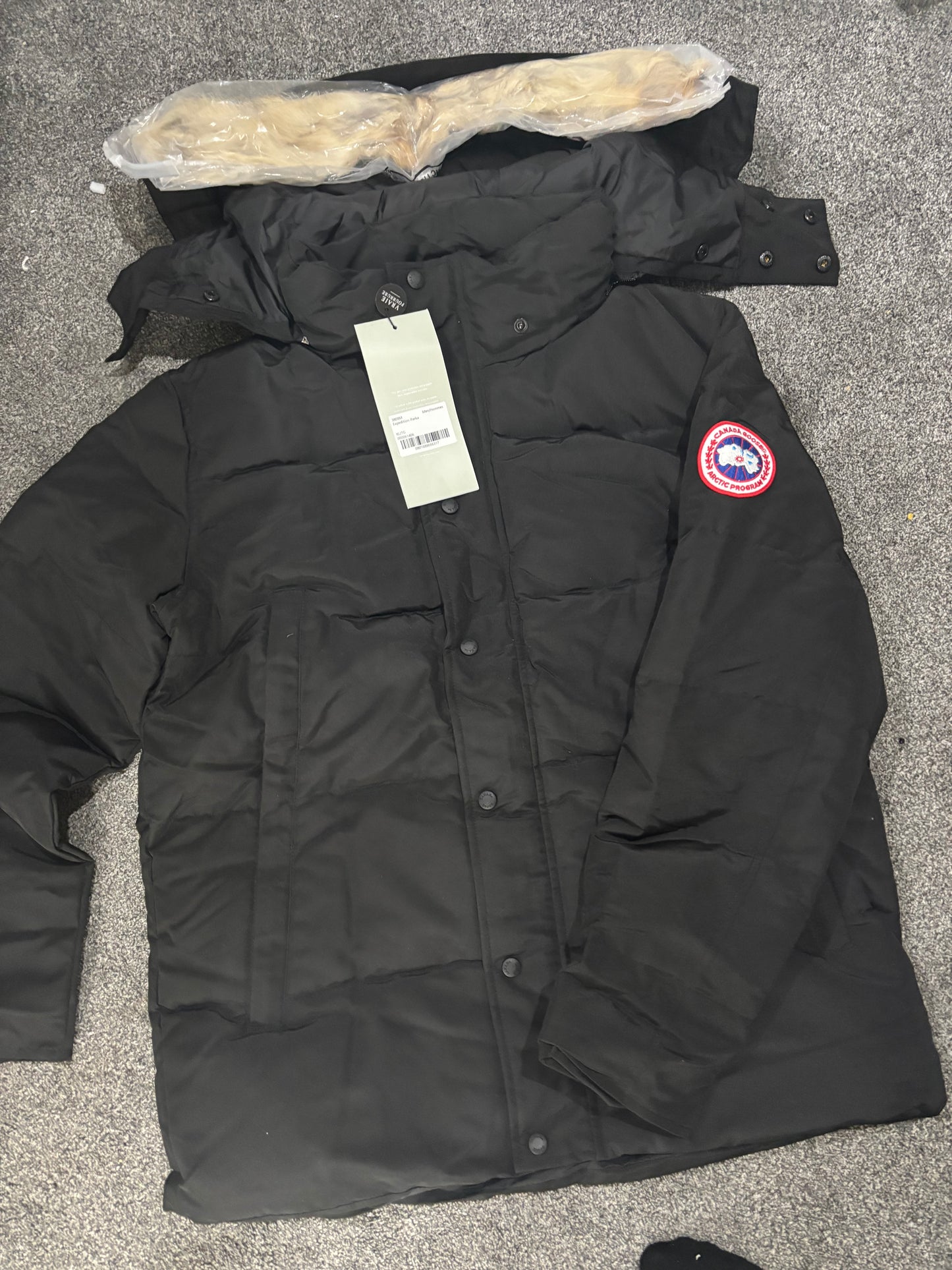 Black Canada mens coats size Medium - AG