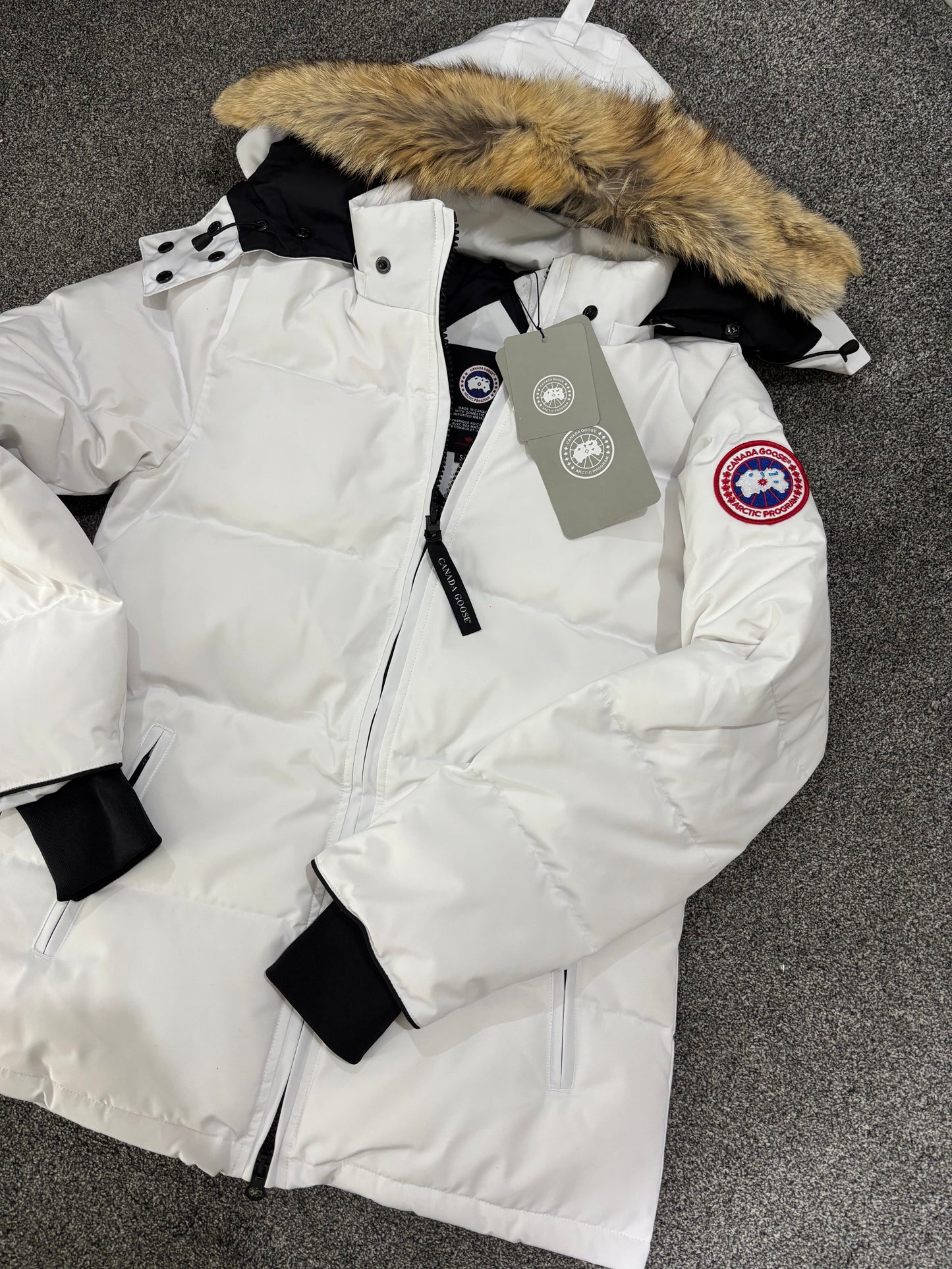 White Canada coat with fur