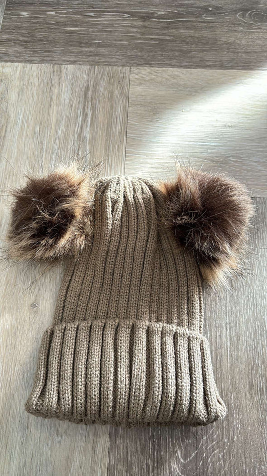 Dark beige hat with fur adults