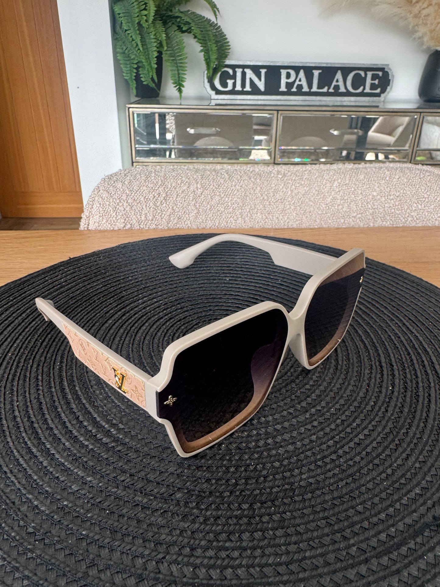 Beige Y sunglasses