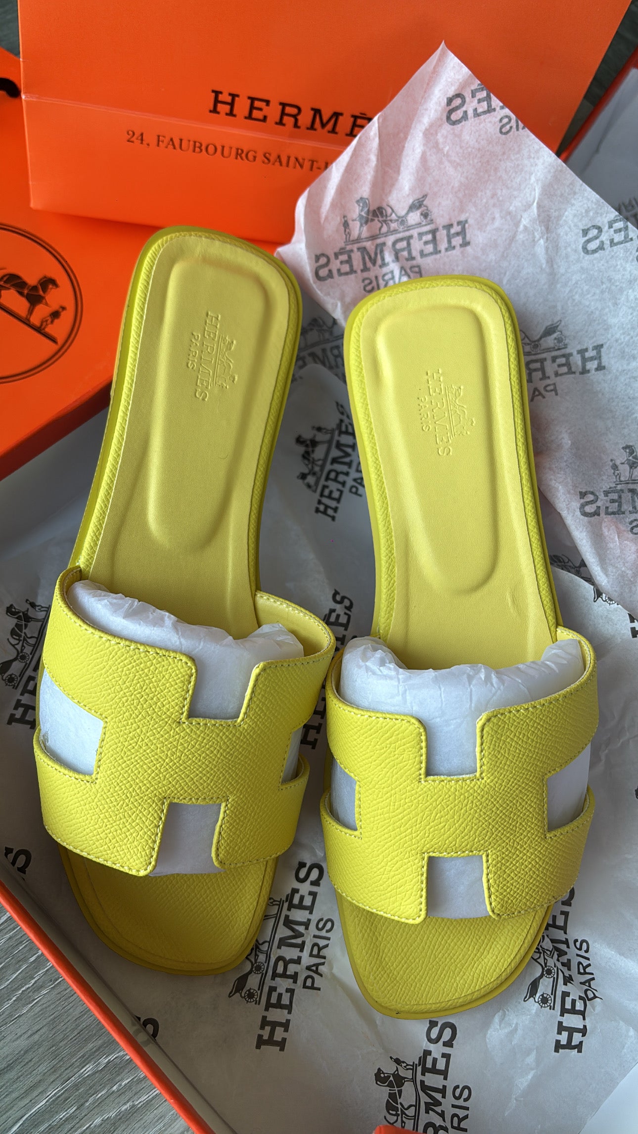 Yellow H Slidders size 5 with box